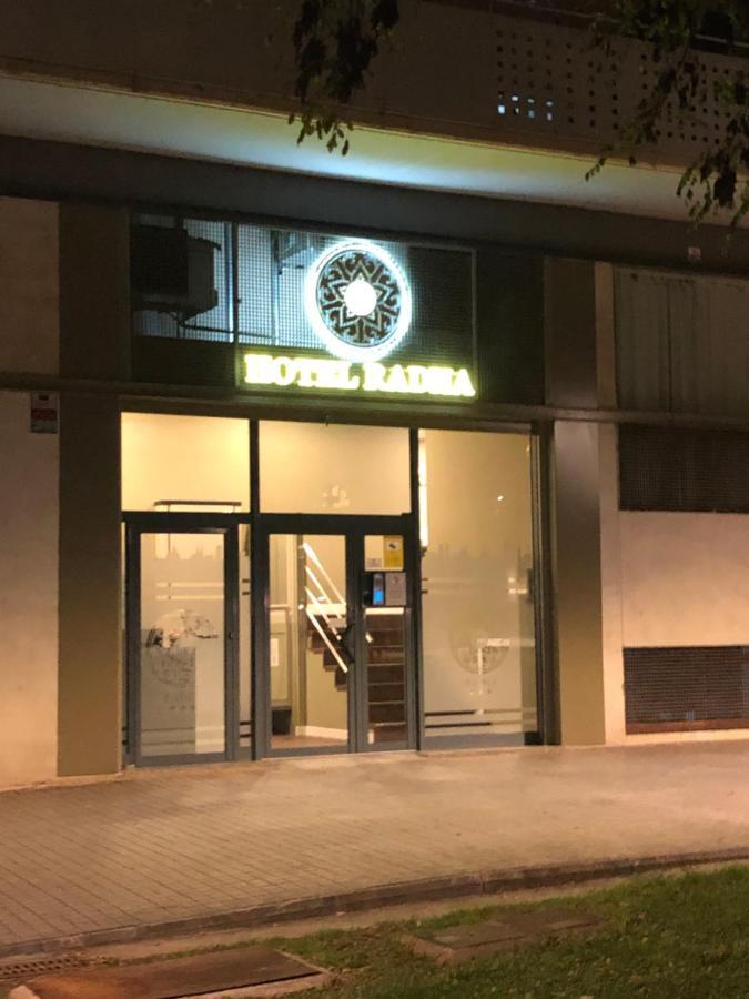 Hotel Radha لوسبيتاليت دي يوبريغات المظهر الخارجي الصورة